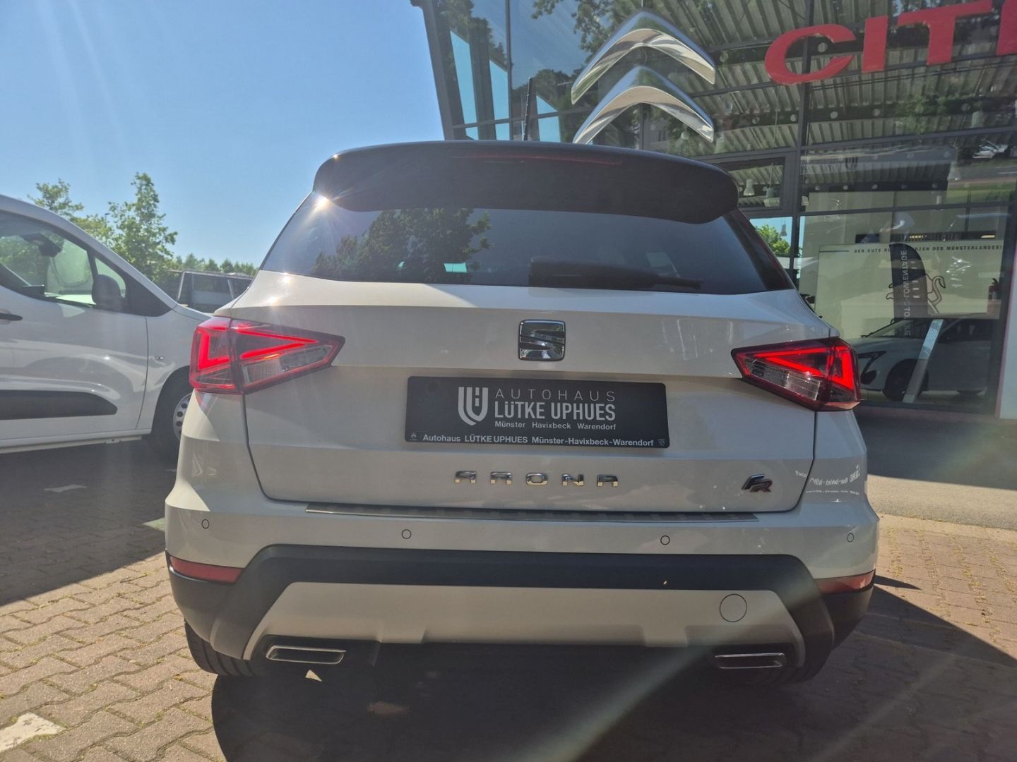 Fahrzeugabbildung SEAT Arona 1.0 TSI Navi Dig. Cockpit Soundsystem ACC
