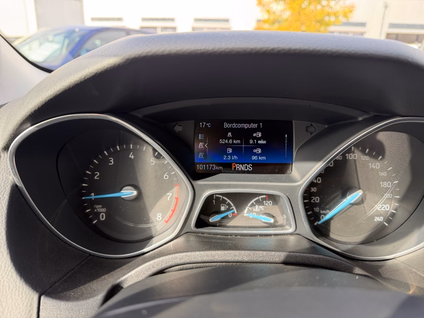 Ford Focus 1.5 Turnier Titanium *PDC v.&h.*SHZ*Klima*