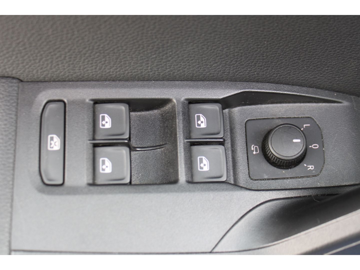 Fahrzeugabbildung SEAT Arona FR 1.0 TSI LED GRA RFK TWA Navi Full Link