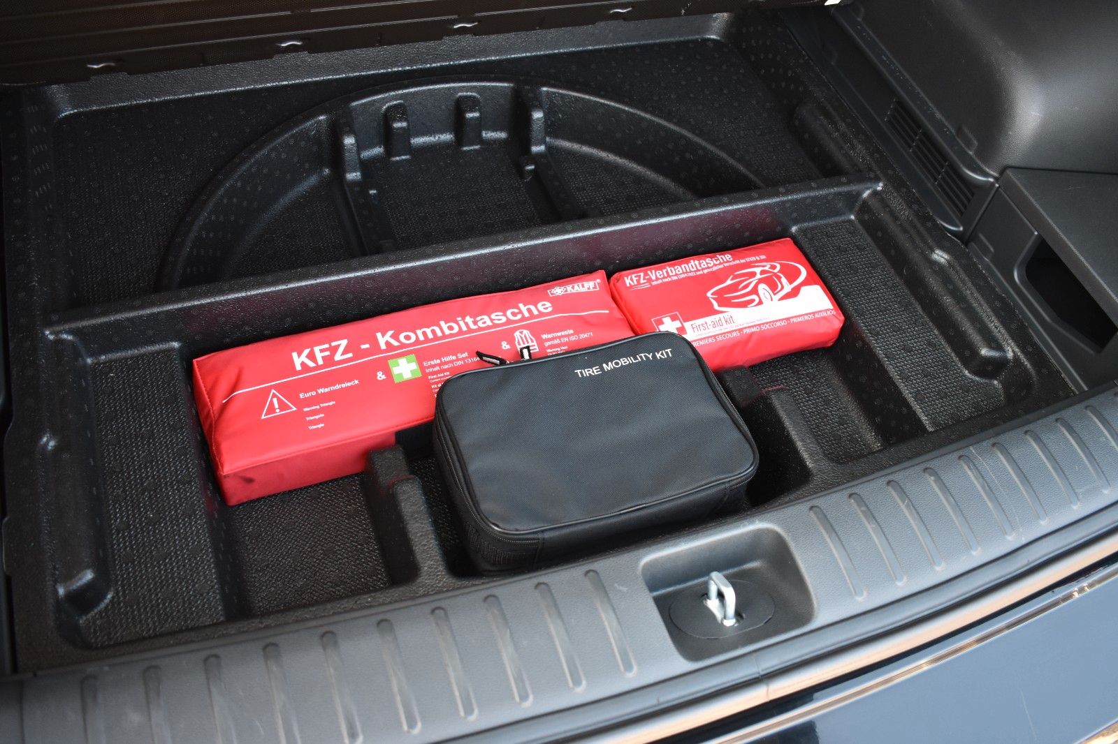 Fahrzeugabbildung Hyundai Tucson Pure 2WD