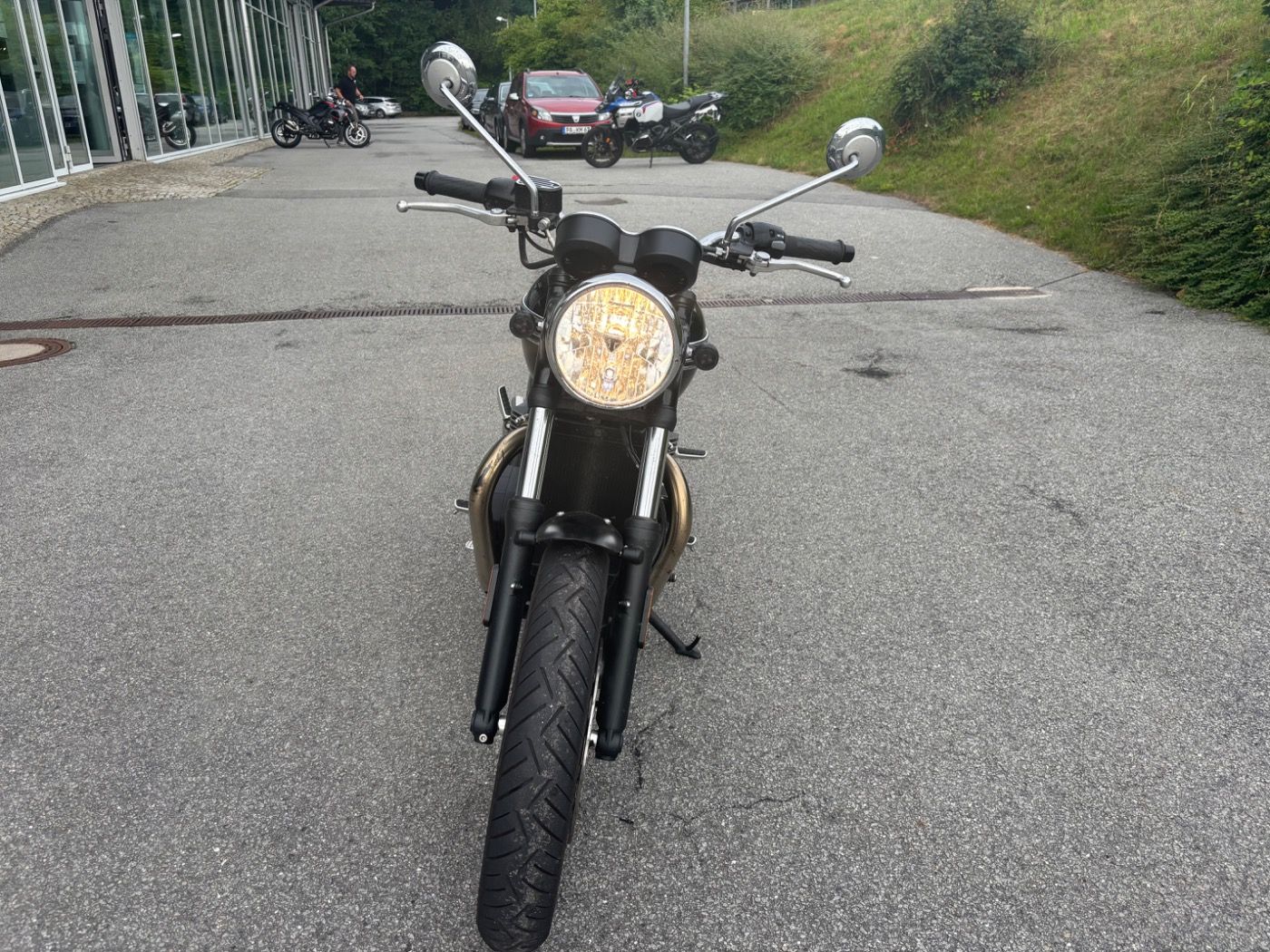 Fahrzeugabbildung Triumph Bonneville T 100 aus erster Hand