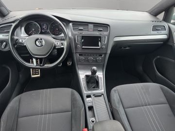 Volkswagen Golf - 11
