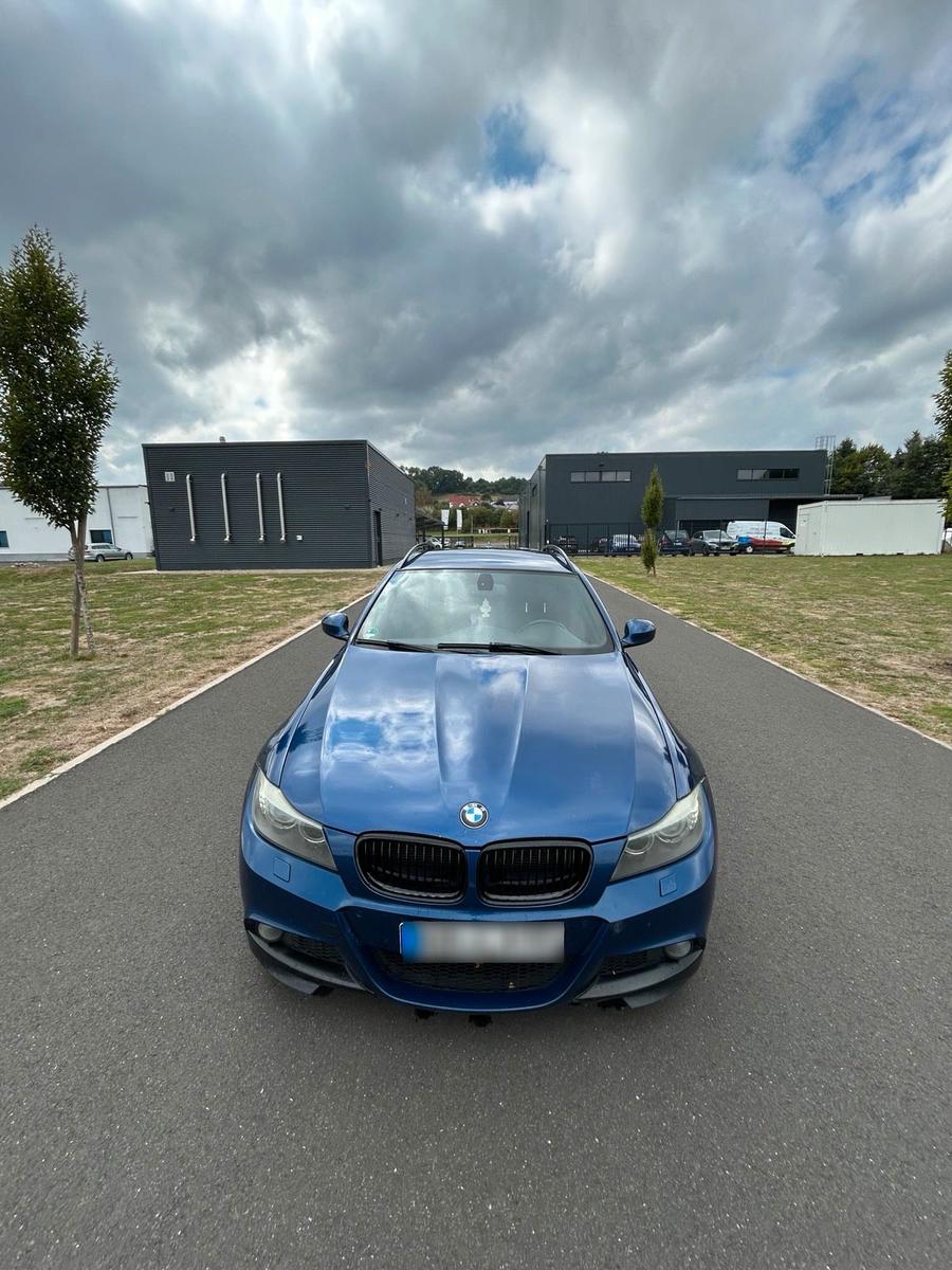 BMW 320 2009 — engine 184 HP (135kW)