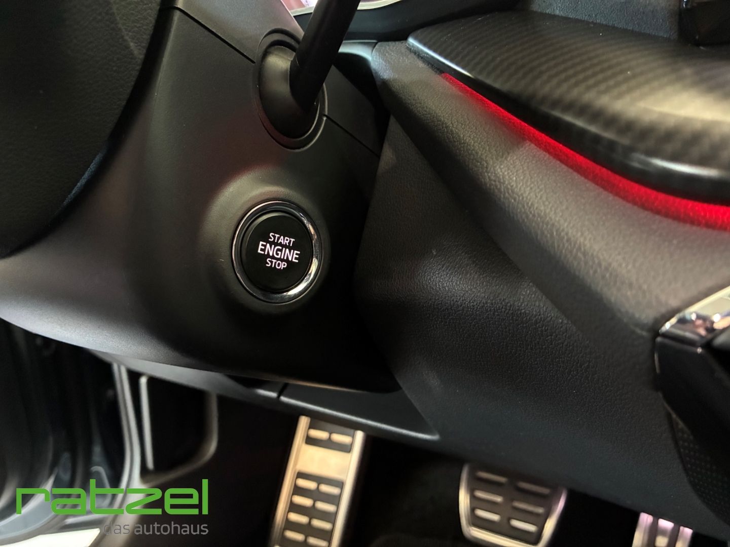 Fahrzeugabbildung SKODA Octavia 4x4 Combi RS TDI 2.0 HUD Navi LED