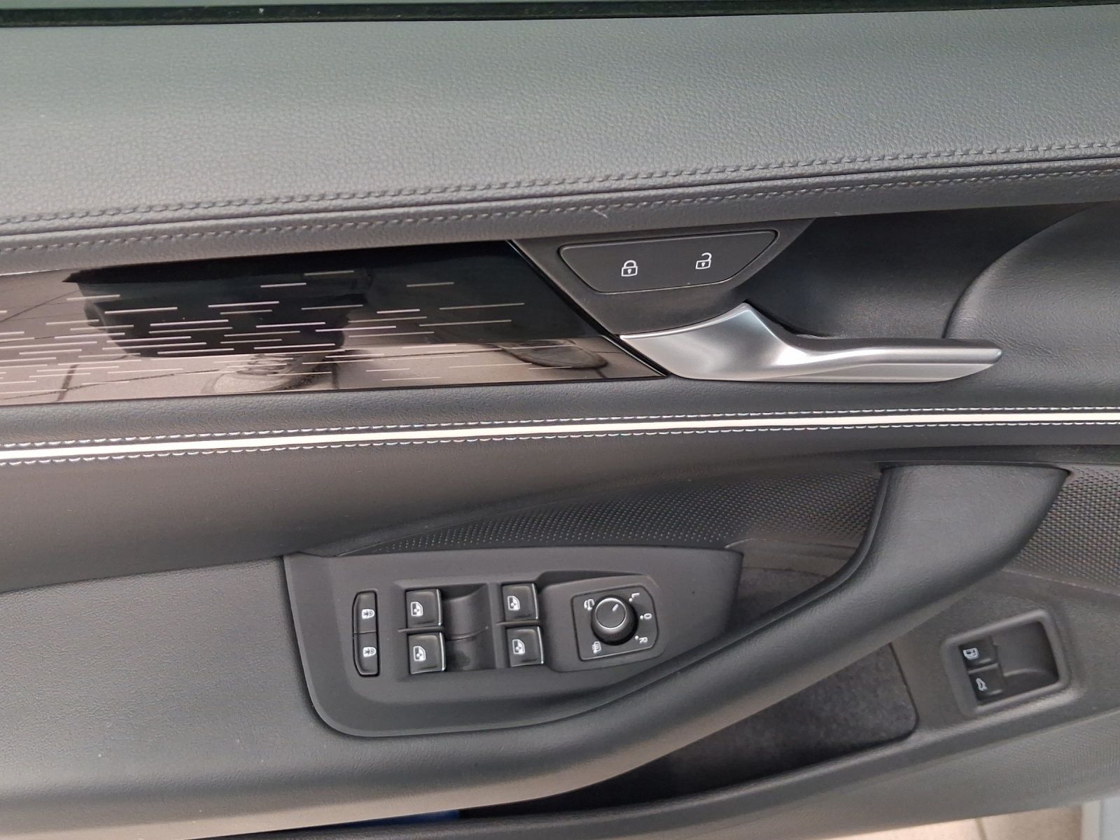 Volkswagen Passat Variant - Bild 8