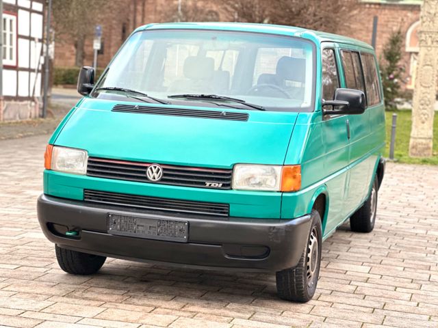 Volkswagen T4 Caravelle 2.5 TDI  75kW  Lang  8 Sitzer  AHK.