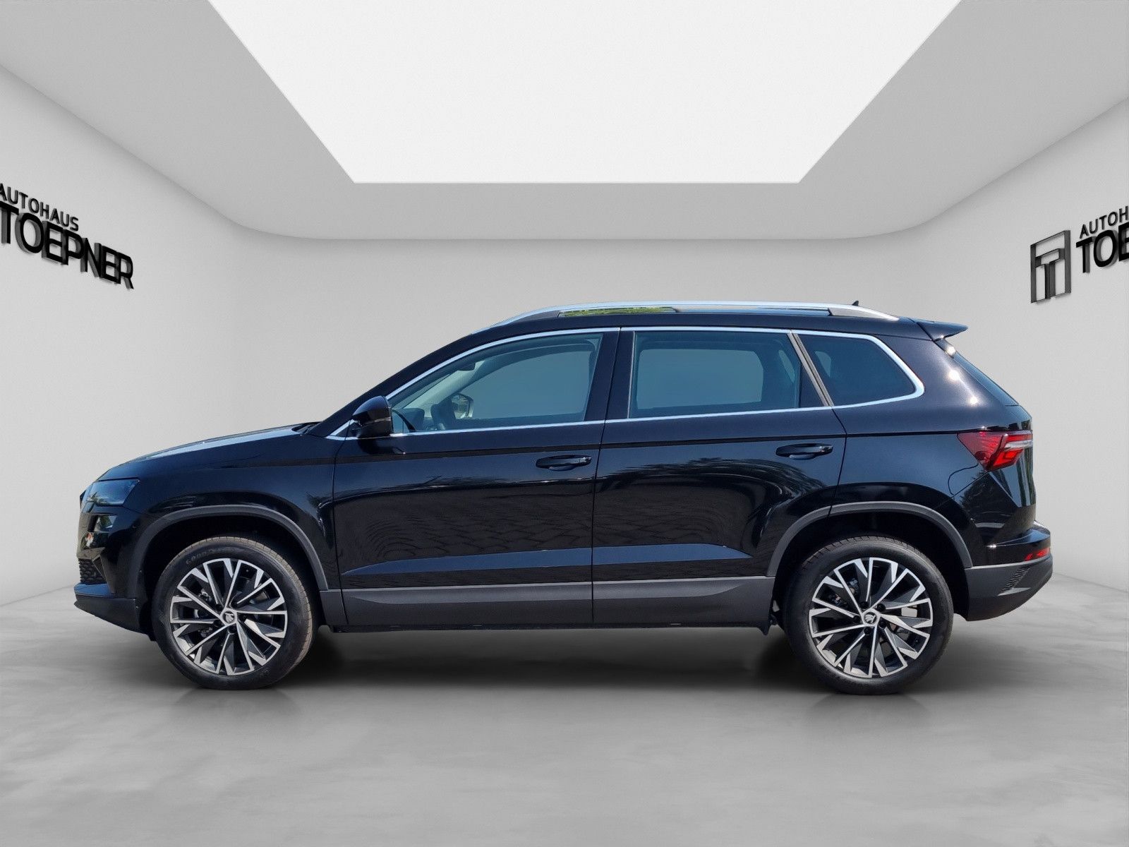 Fahrzeugabbildung SKODA Karoq Balance 2,0 TDI AHK Info 18" Fahrassi+
