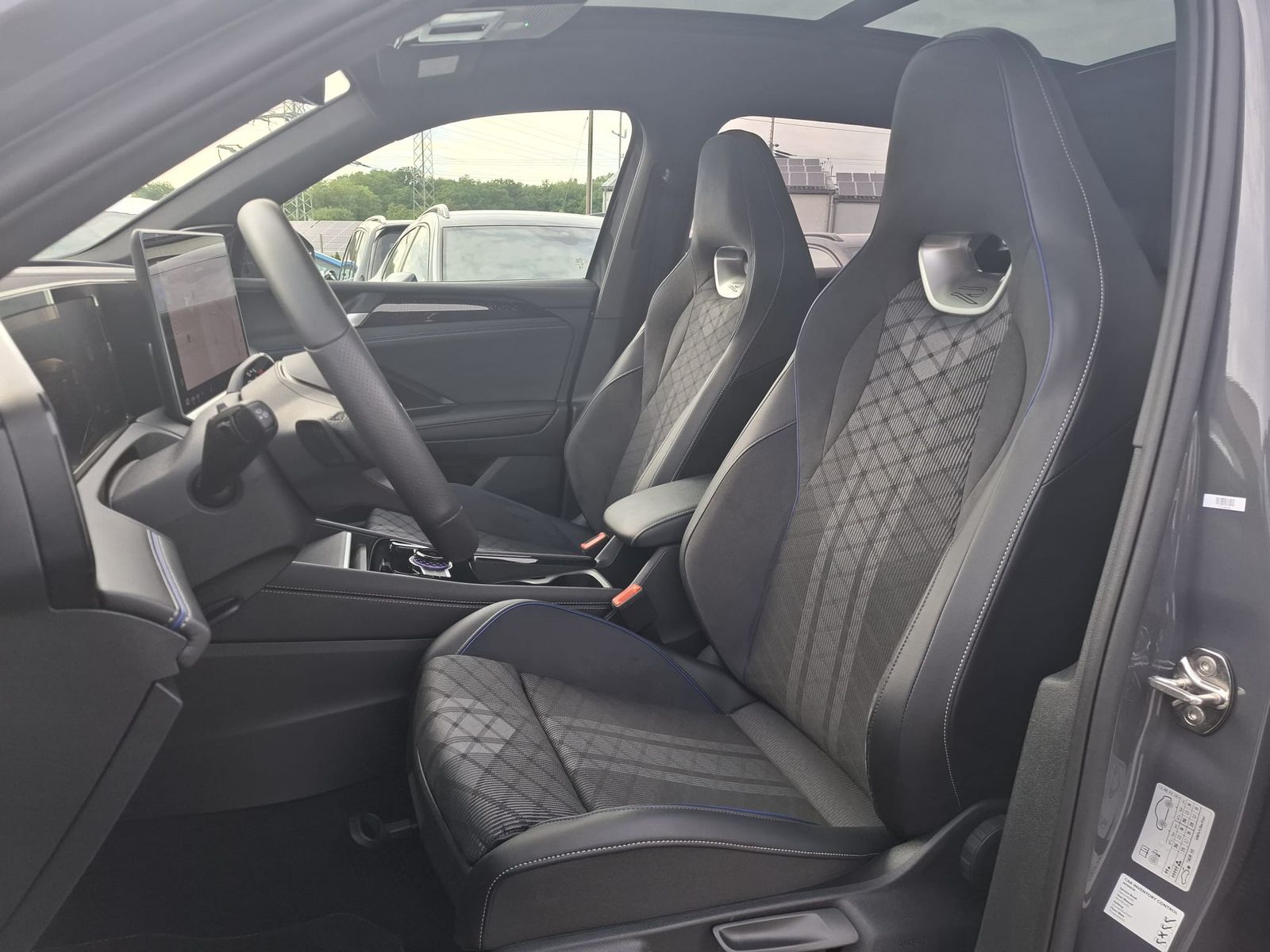 Image du véhicule Volkswagen Tiguan 2.0 TDI 4M R-Line PANO*H&amp;K*AHK*MATRIX*20".