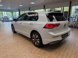 Volkswagen Golf VIII Lim. Move TDI 150PS - Volkswagen Golf: TDI 150 Ps