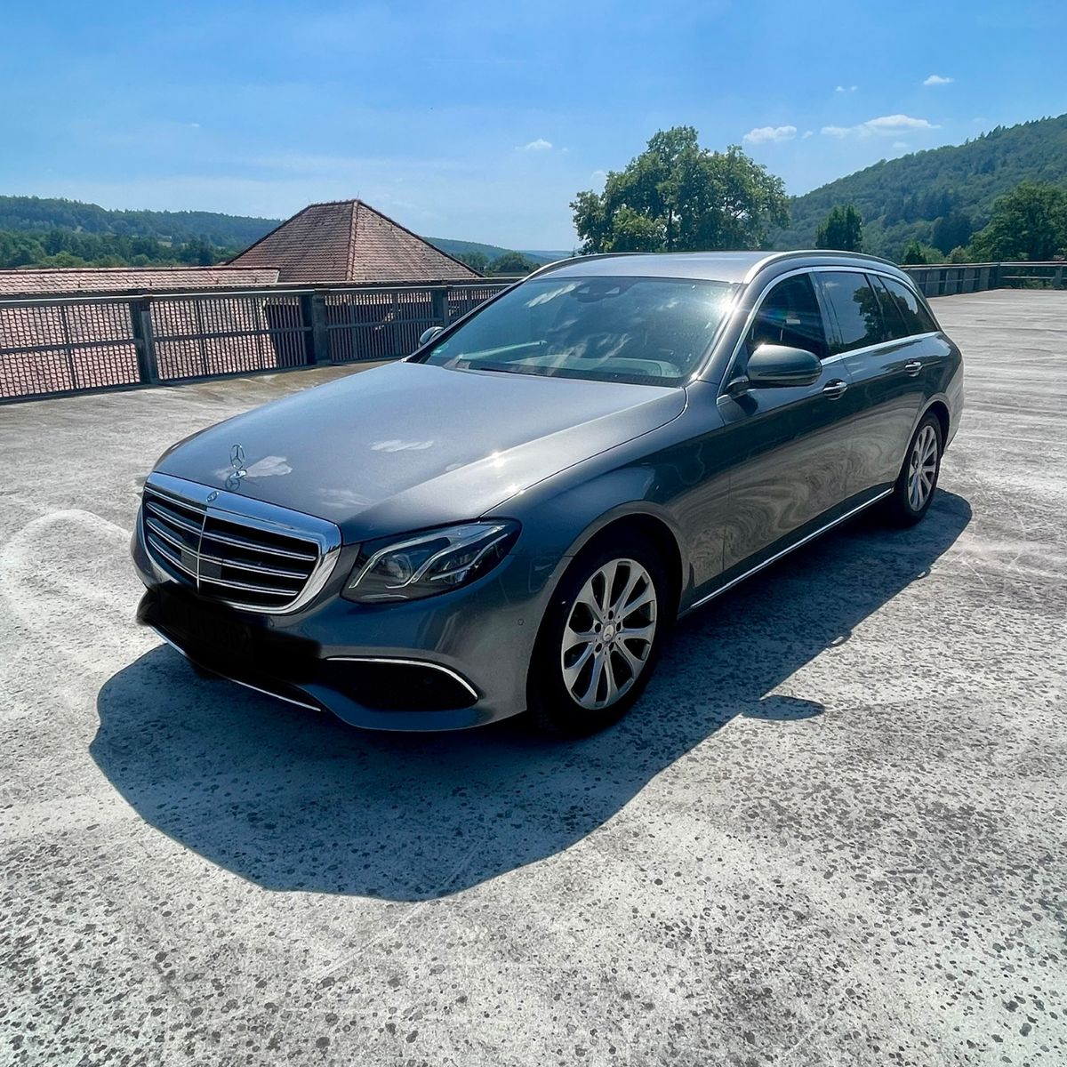 MERCEDES-BENZ E 220d T EXCLUSIVE Autom. EXCLUSIVE