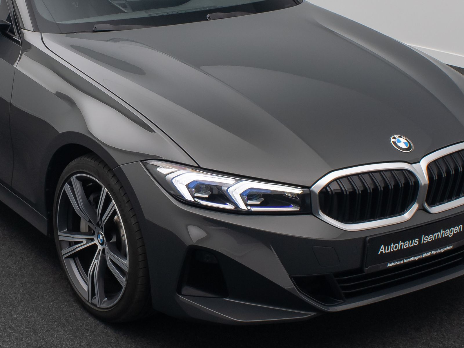 Fahrzeugabbildung BMW 330i xD Komfort DAB HiFi Leder M Sport 19Zoll