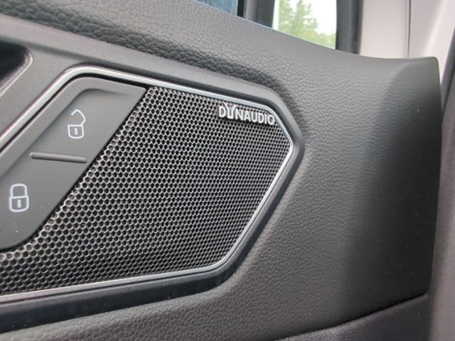 Fahrzeugabbildung Volkswagen Tiguan 2.0 TDI IQ.DRIVE R-Line AHK ACC PANODACH