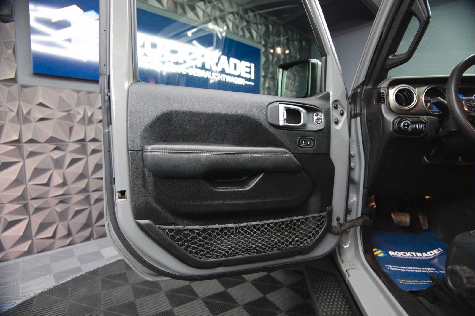 Fahrzeugabbildung Jeep Wrangler 3.6 V6 UNLIMITED SAHARA OFFROAD 4x4 LED