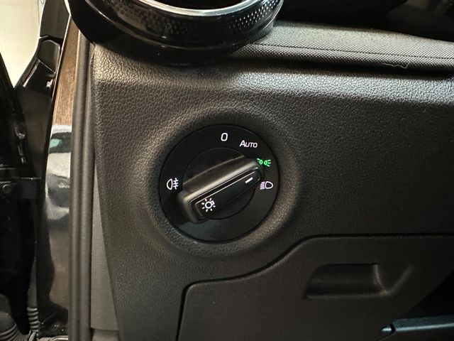 Skoda Fabia Tour *1. Hand*Klima*MirrorLink*LED*PDC*