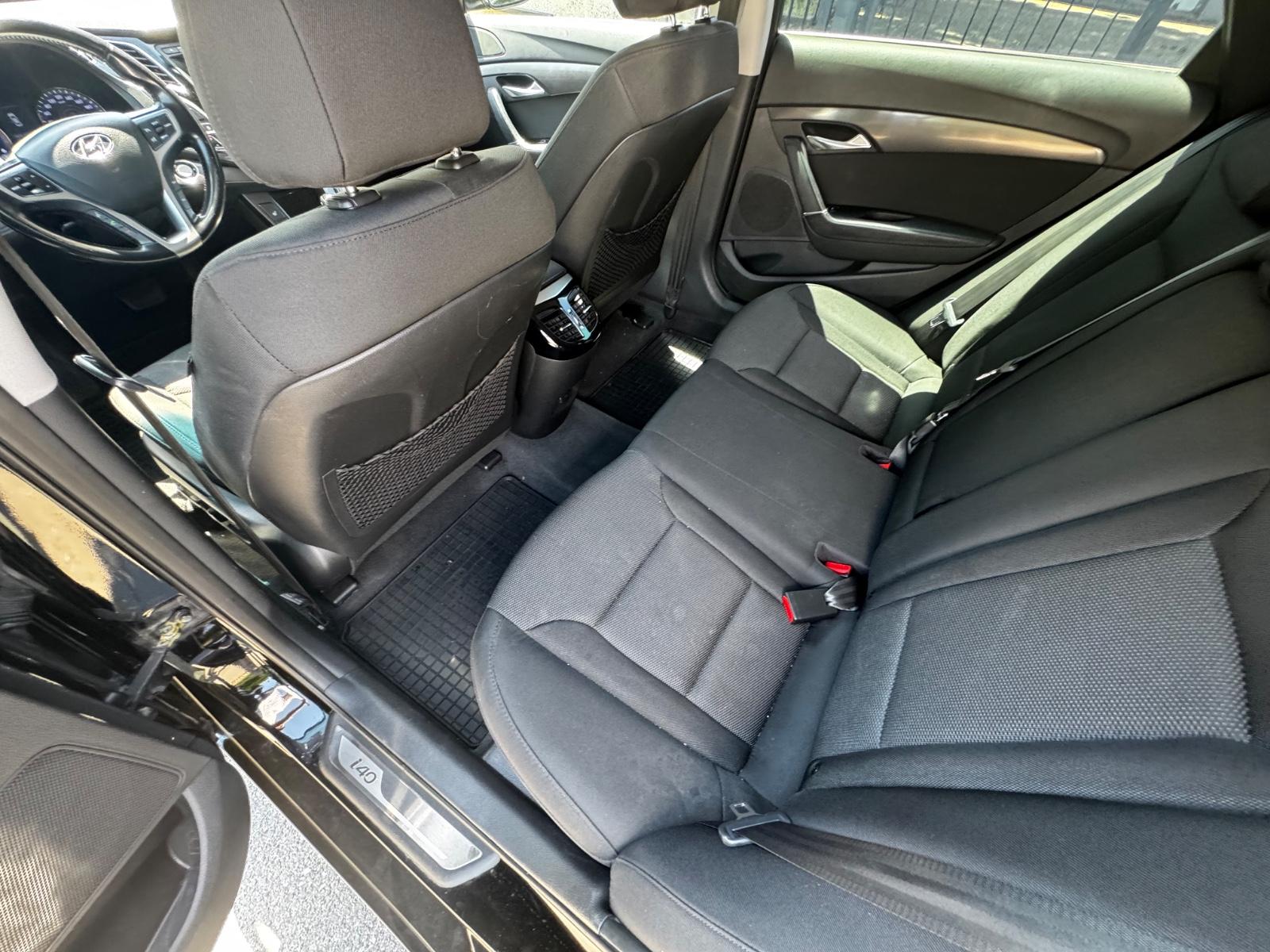 Hyundai i40 2013 — interior