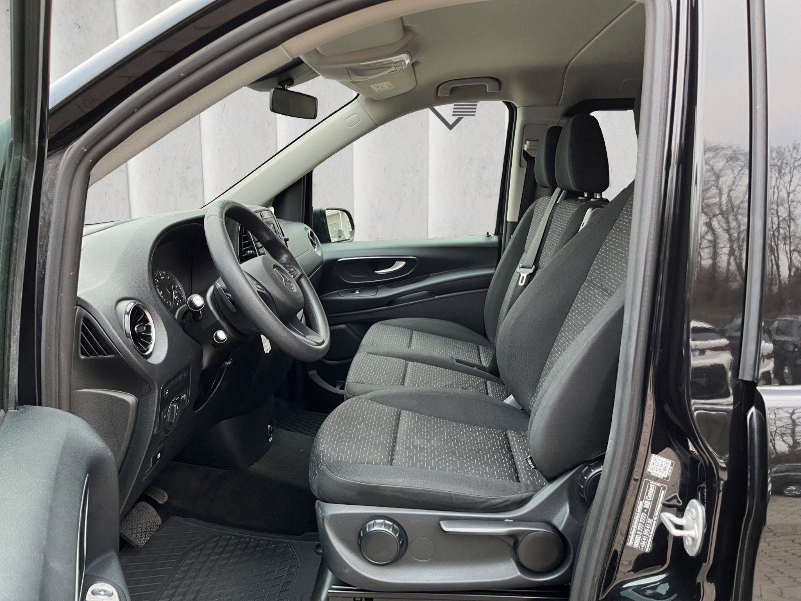 Fahrzeugabbildung Mercedes-Benz Vito 116 Tourer*9G-Automatik*PDC*Temp*9-Sitzer*