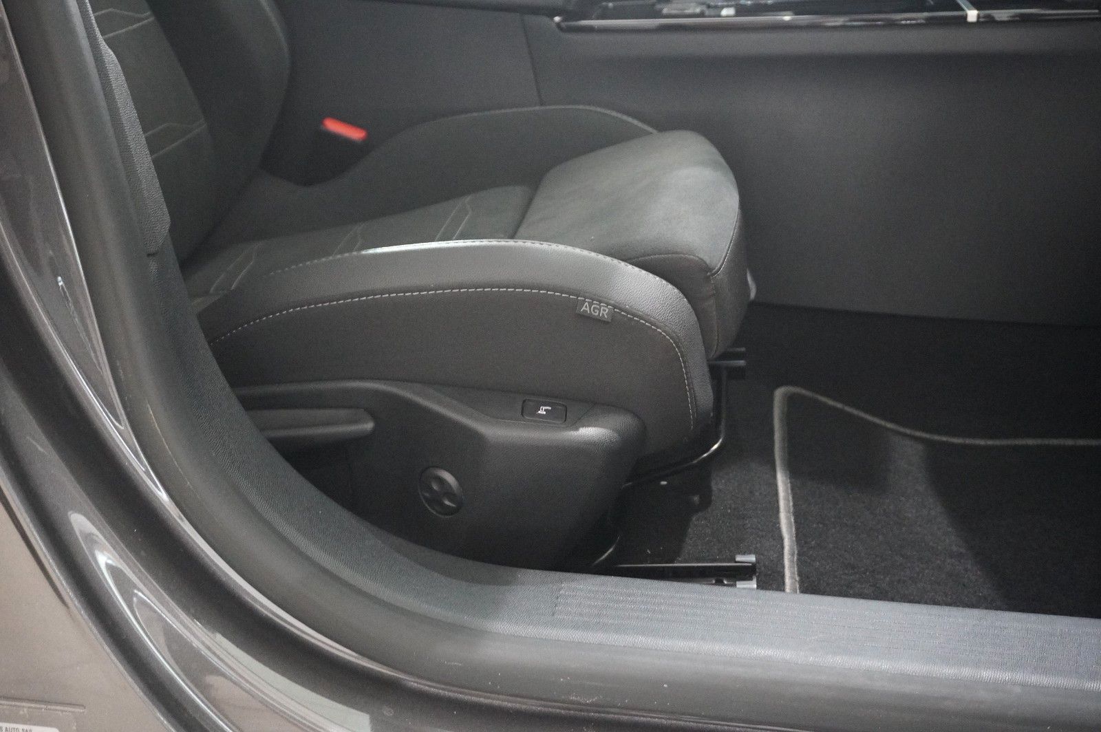 Fahrzeugabbildung Opel Astra L ST 1.2T GS SPORT NAVI/LED/360°/PANO./HUD