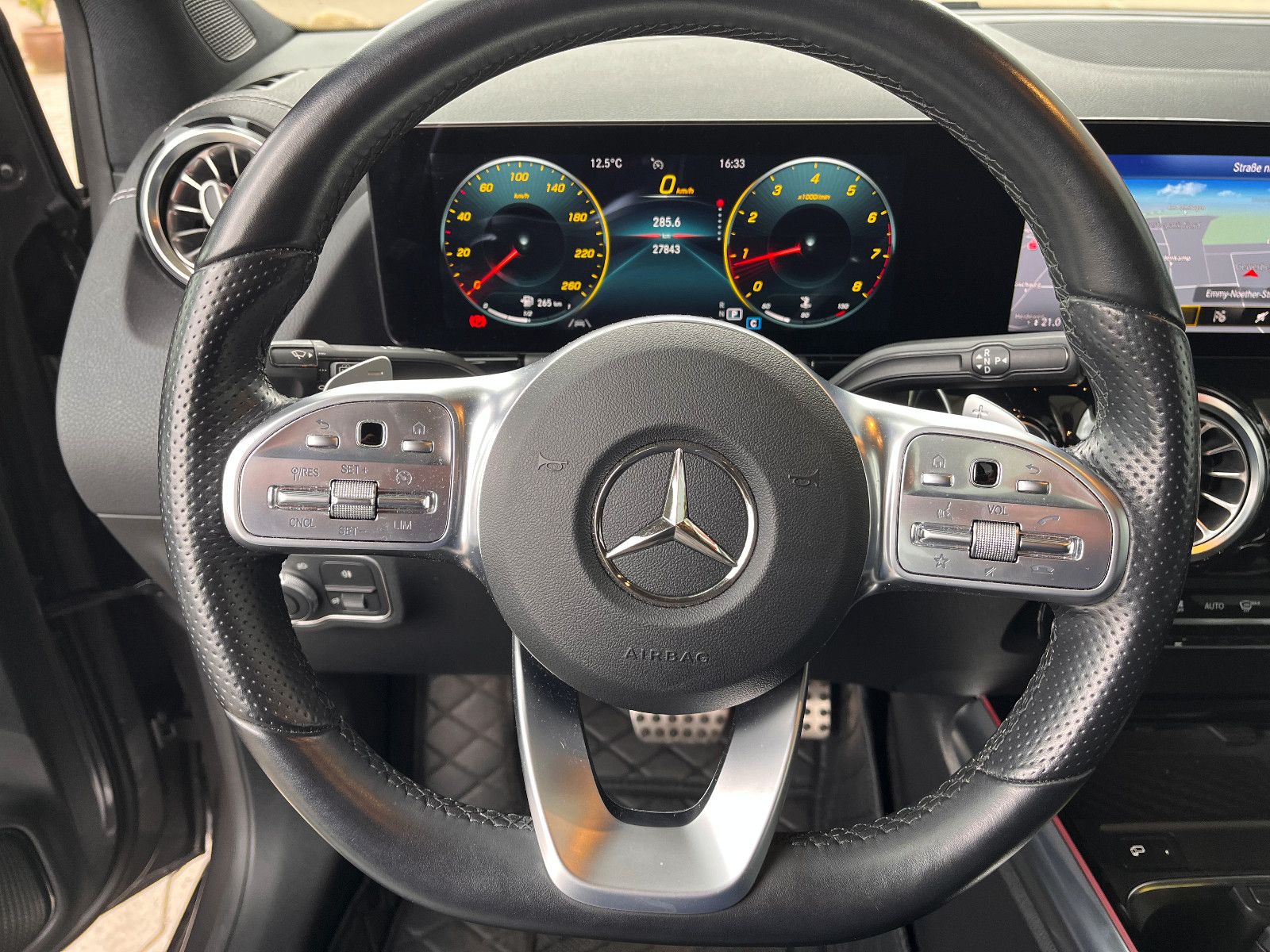 Fahrzeugabbildung Mercedes-Benz B 200  Edition 2020 AMG/Aut/Dach