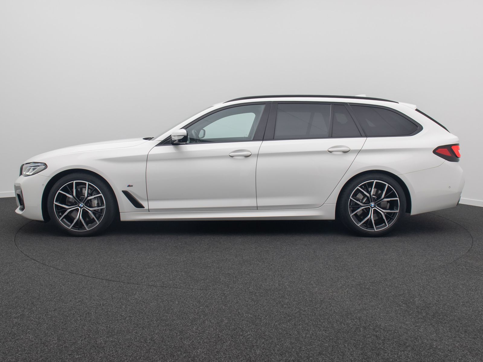 Fahrzeugabbildung BMW 530d xD M Sport DAB Laser 360&deg;HUD 4xKlima 19Zoll