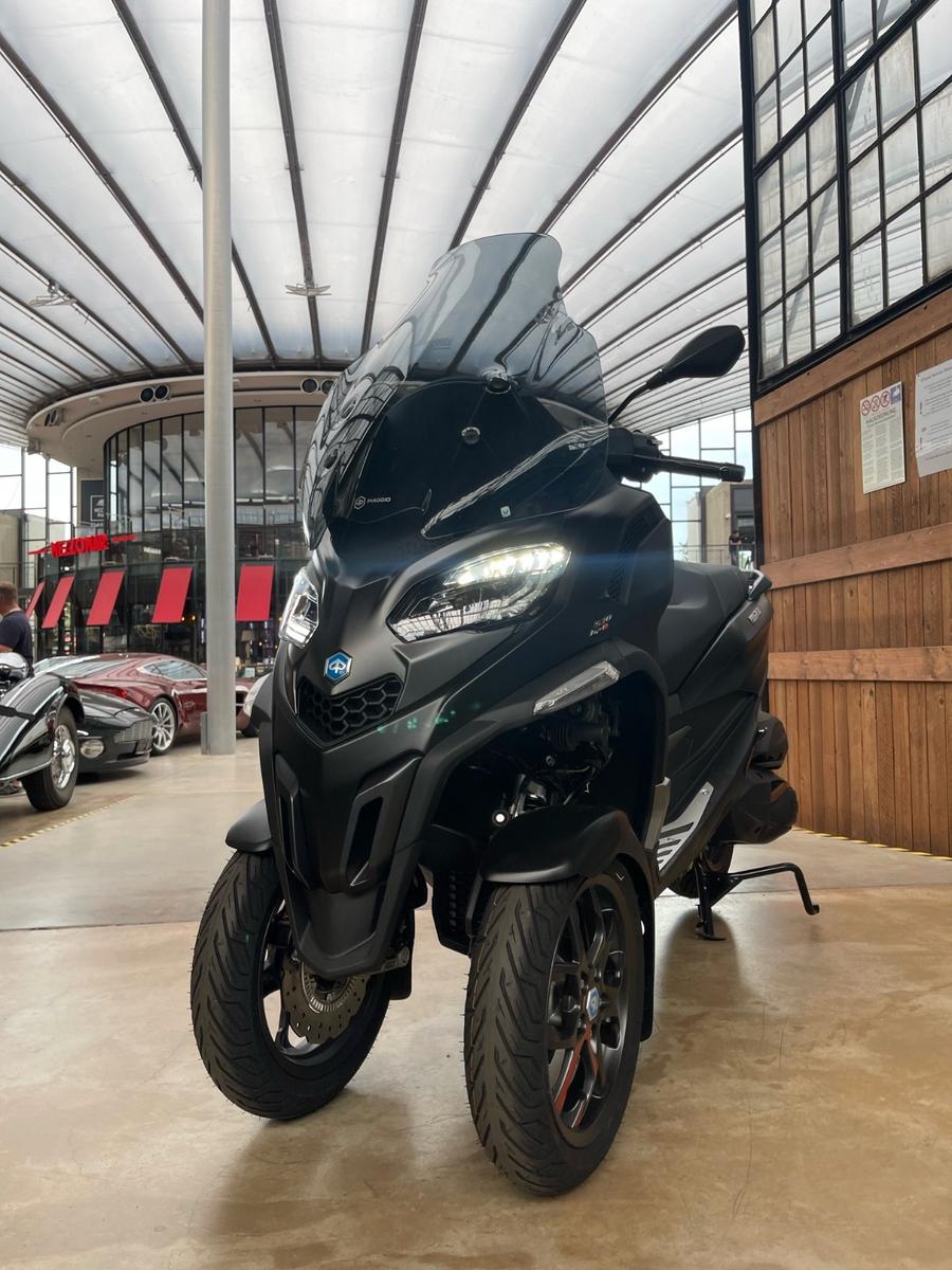 Piaggio MP3 530 Exclusive HPE E5+ schwarz SOFORT!