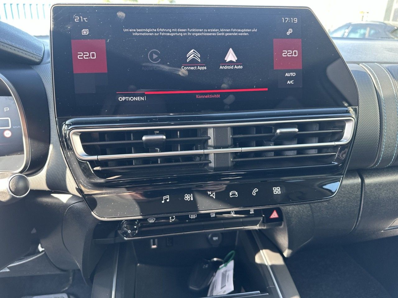Fahrzeugabbildung Citroën C5 Aircross Hybrid 136 -DSC6 Max - mit KI generiert/bearbeitet