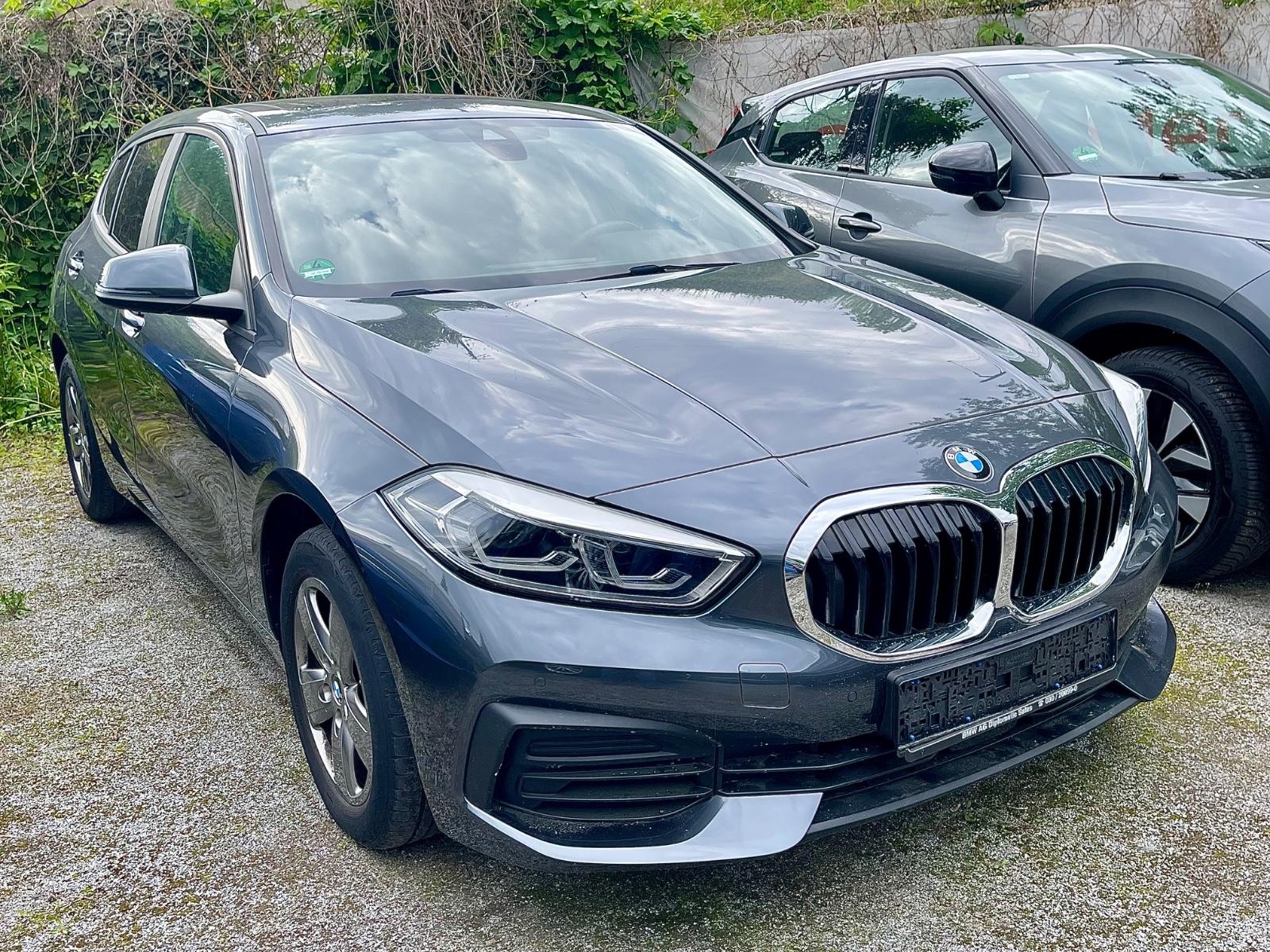 BMW 118 i Advantage 100kw*Autom*LED*NAVI*Panorama*