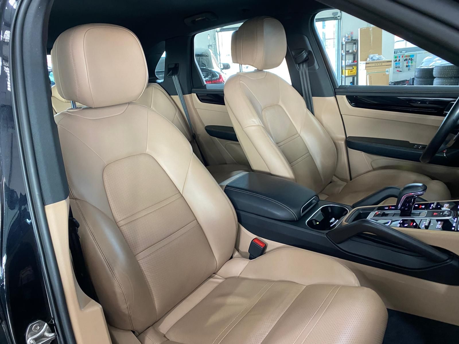 Fahrzeugabbildung Porsche Cayenne AIR/ACC/LM ´21/2.Hand/