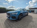 Volvo V90 T6 AWD R-Design - blaue Volvo V90