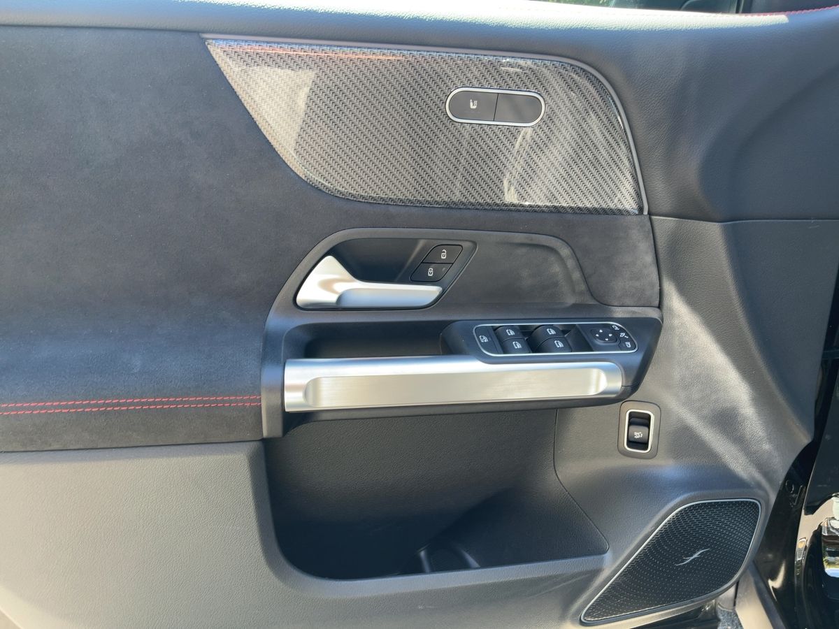 Fahrzeugabbildung Mercedes-Benz GLB 220 d 4M AMG/Night/360°/AHK/19''