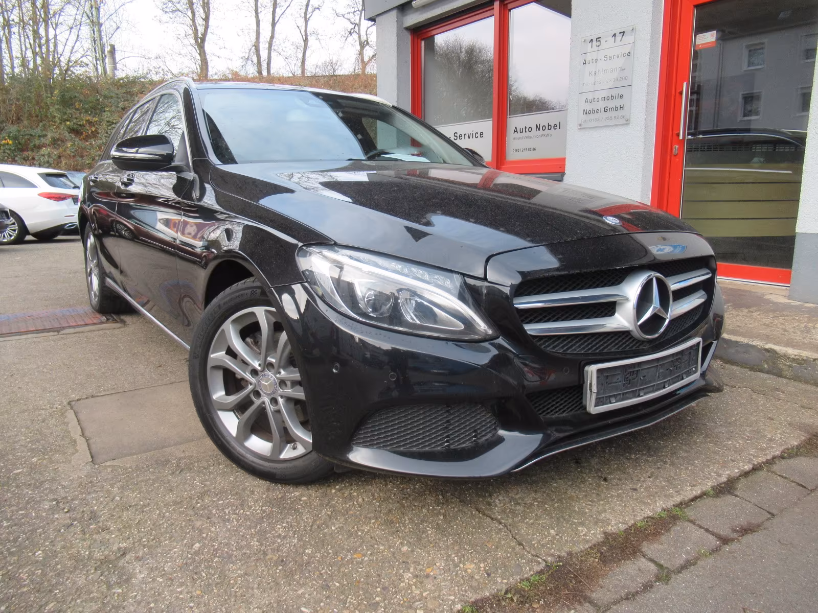 Mercedes-Benz C 180 T AVANTGARDE LED Standh Navi Leder AHK