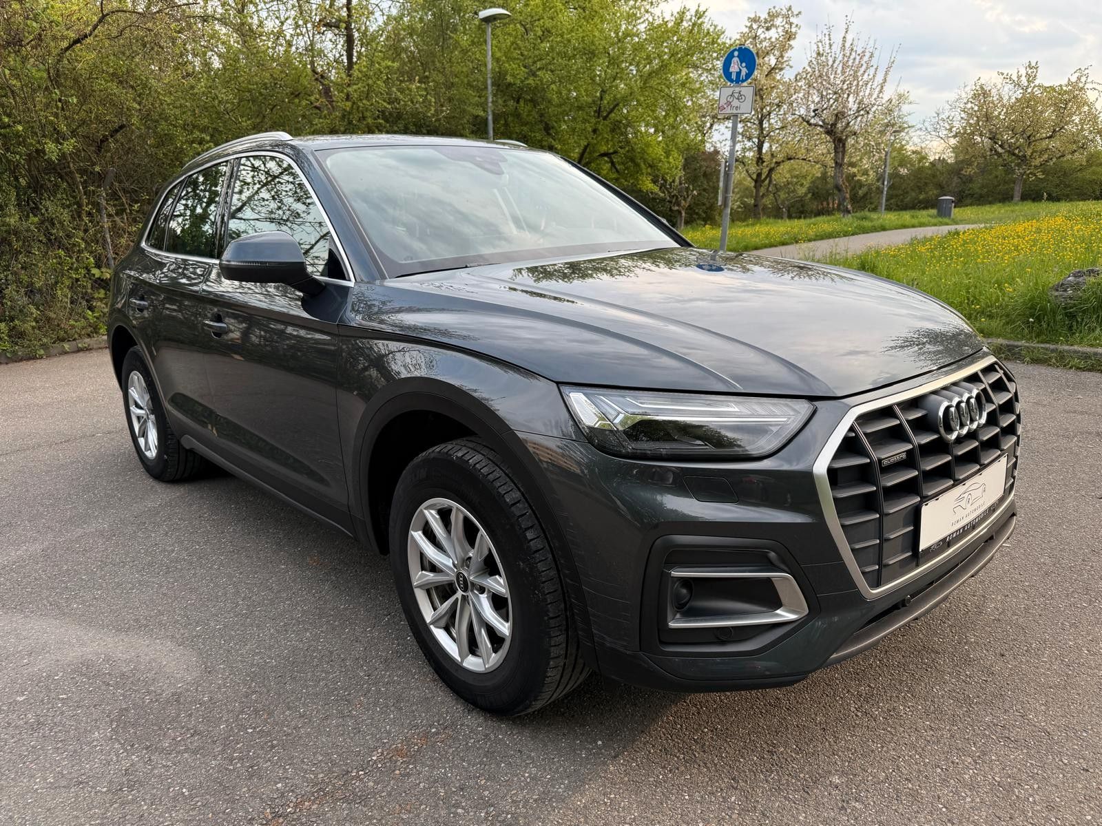 AUDI Q5 40 TDI quattro VCockpit/Pano/S-tronic/AHK/1.H