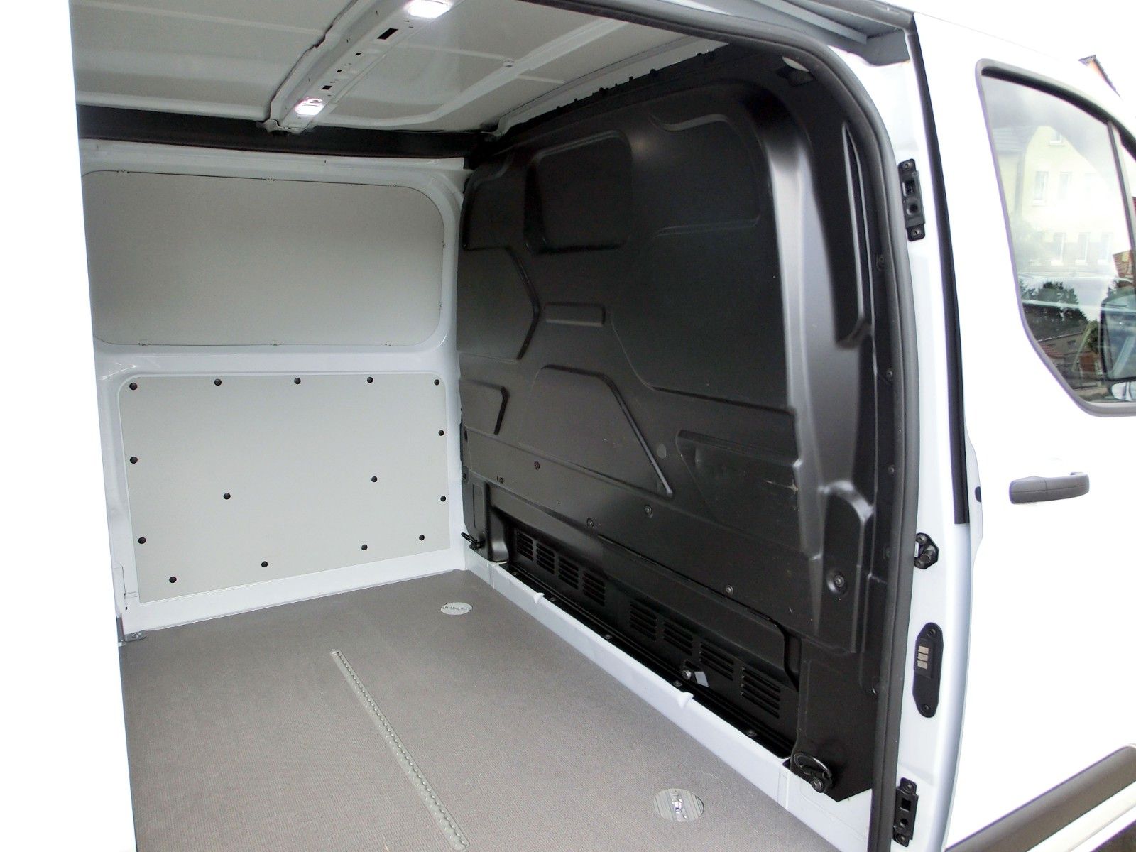 Fahrzeugabbildung Ford Transit Custom Kasten 320 L2 Trend