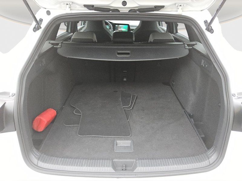 Fahrzeugabbildung Volkswagen Golf VIII Var. 2.0 TDI R-Line DSG  AHK+ACC+NAVI+
