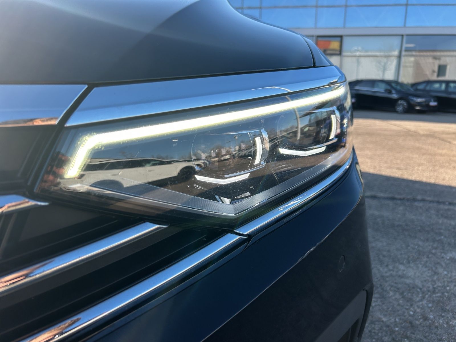 Fahrzeugabbildung Volkswagen Passat Variant Elegance TDI DSG IQ.Light ACC SH