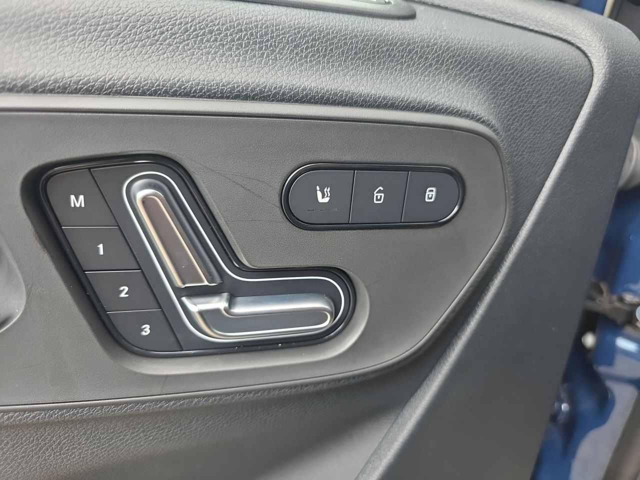 Fahrzeugabbildung Mercedes-Benz Sprinter 319 CDI Kasten Automatik*Klima*LED*Sele