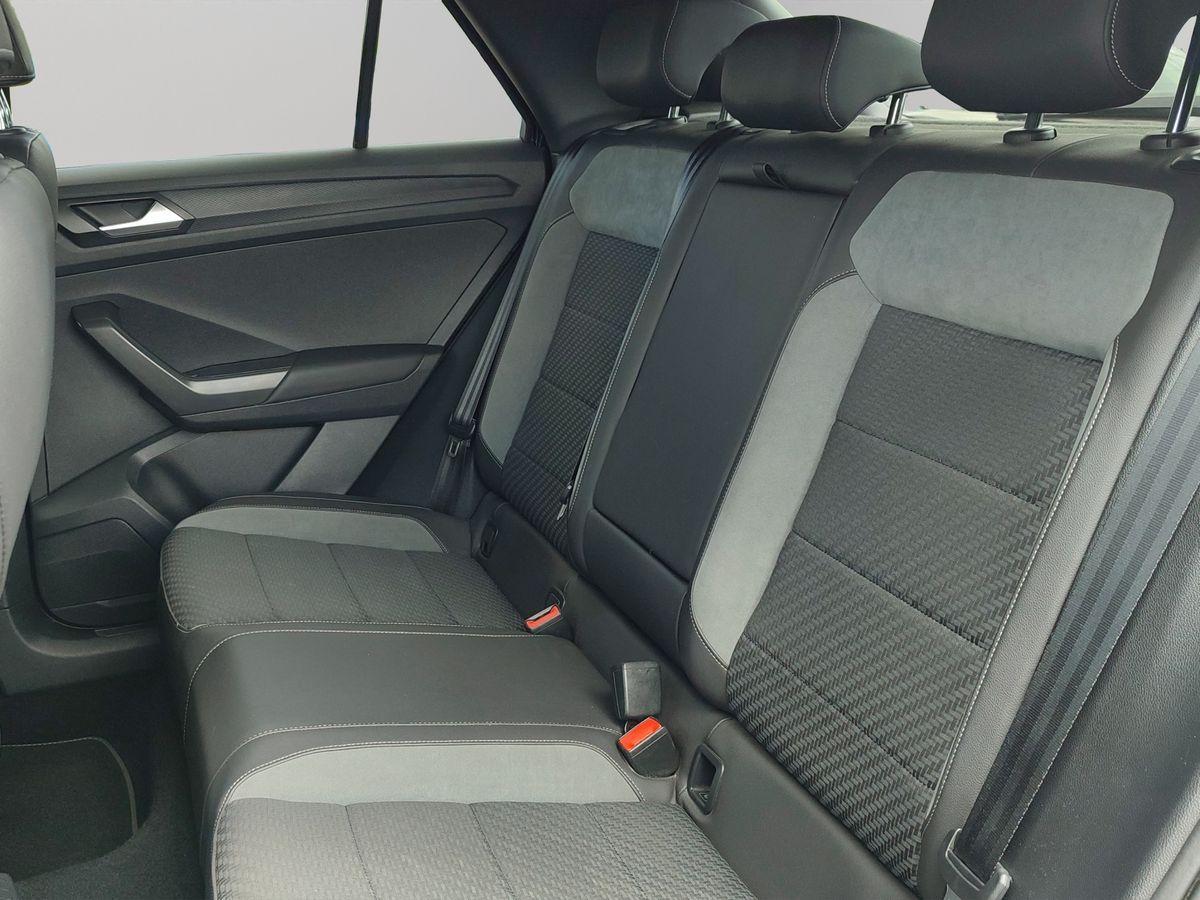 Volkswagen T-Roc 1.5 TSI Sport R-Line +AHK+NAVI+CLIMATRONIC