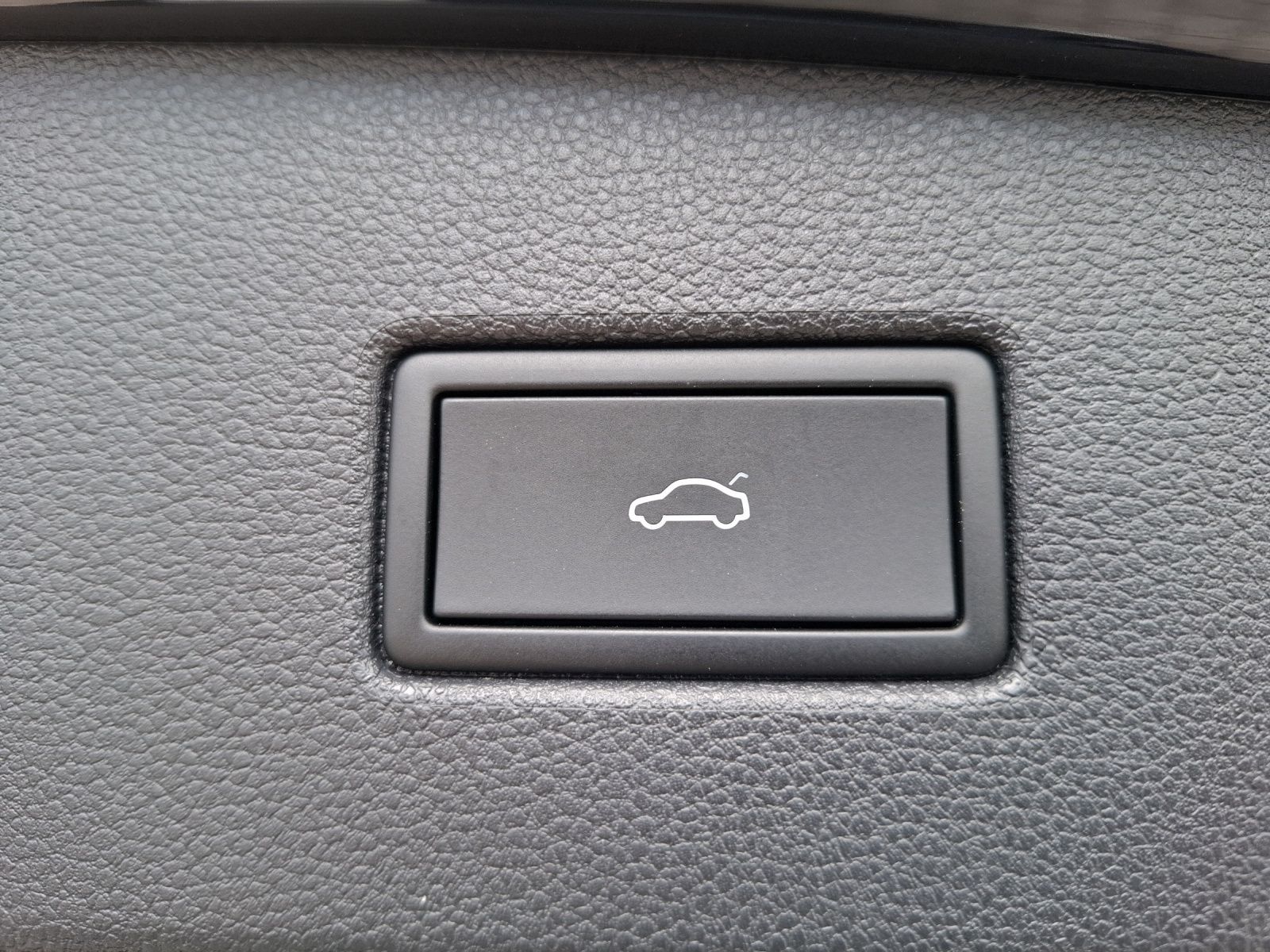 Fahrzeugabbildung Volkswagen Tiguan TDI Elegance DSG Matrix Navi AID ACC PDC