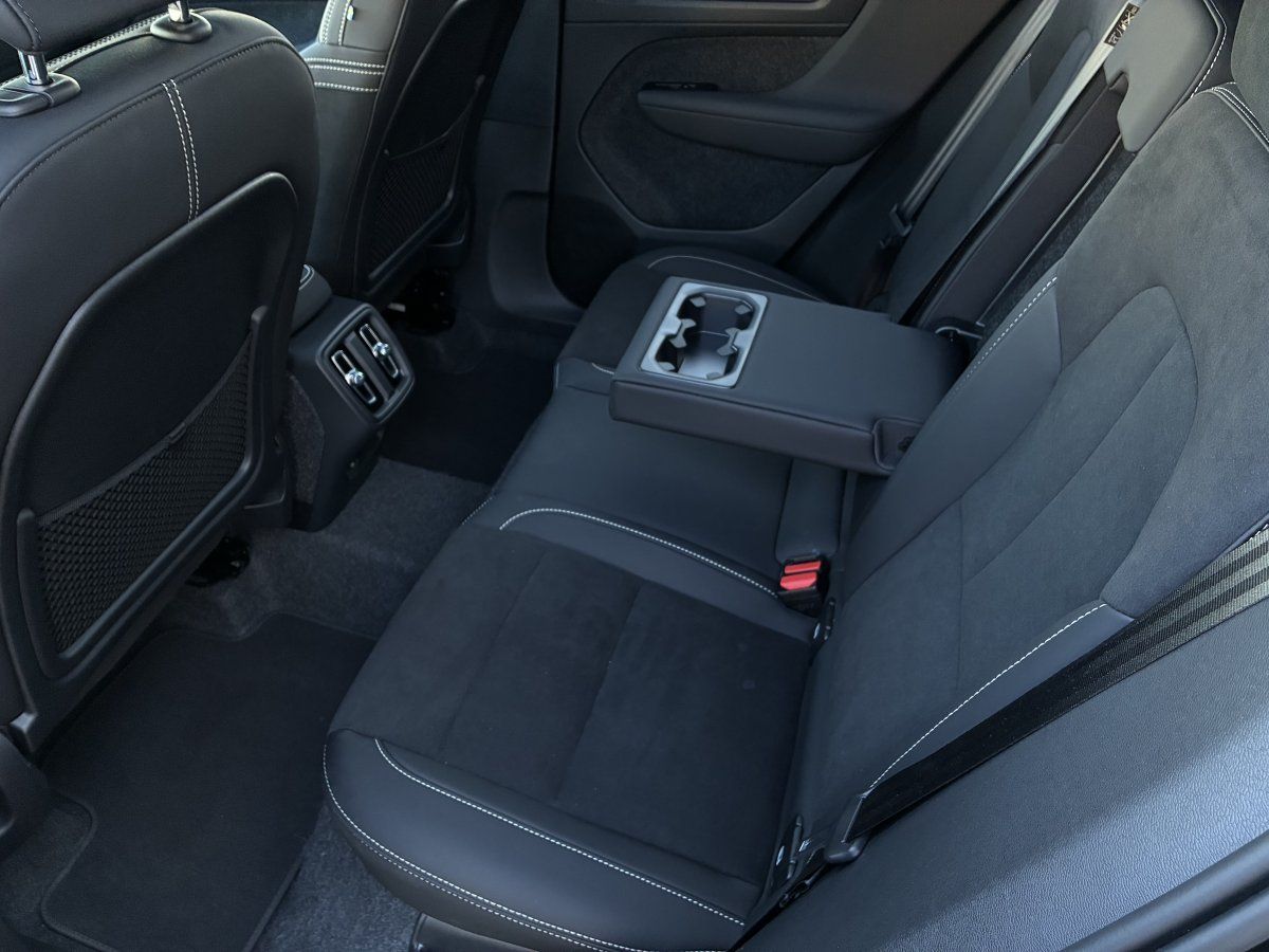 Volvo XC40 B3 Ultra Black Edition Pixel-Led Business M foto 13