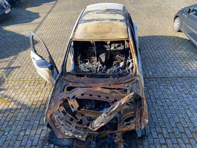 BMW X1 xDrive 18d**BRANDSCHADEN**