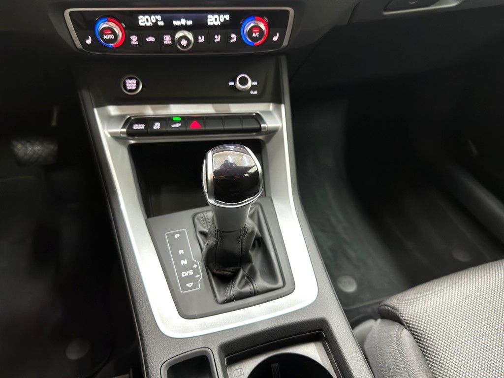 Audi Q3 45 TFSI e S tronic MATRIX*NAV*SHZ*PDC*TEMPO*E foto 12