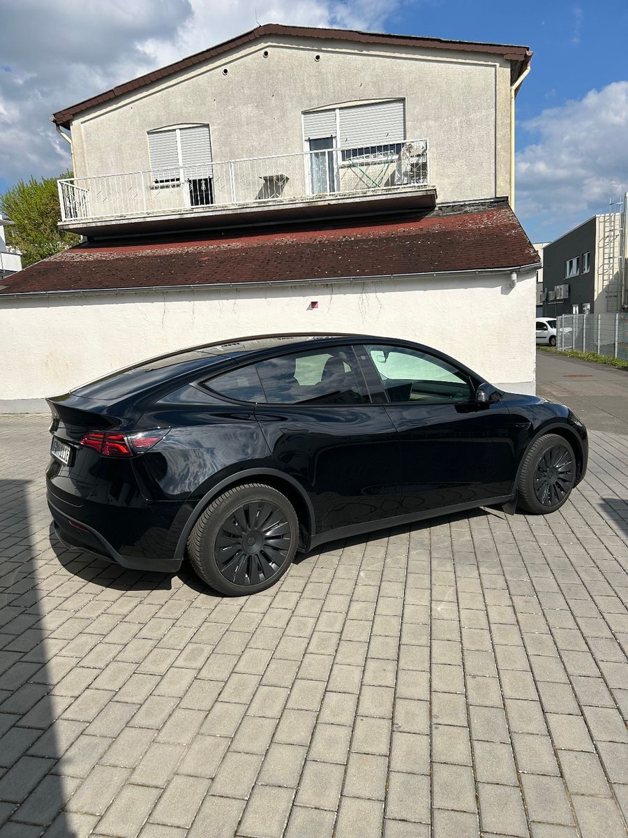 Tesla Model Y Hinterradantrieb RWD foto 2