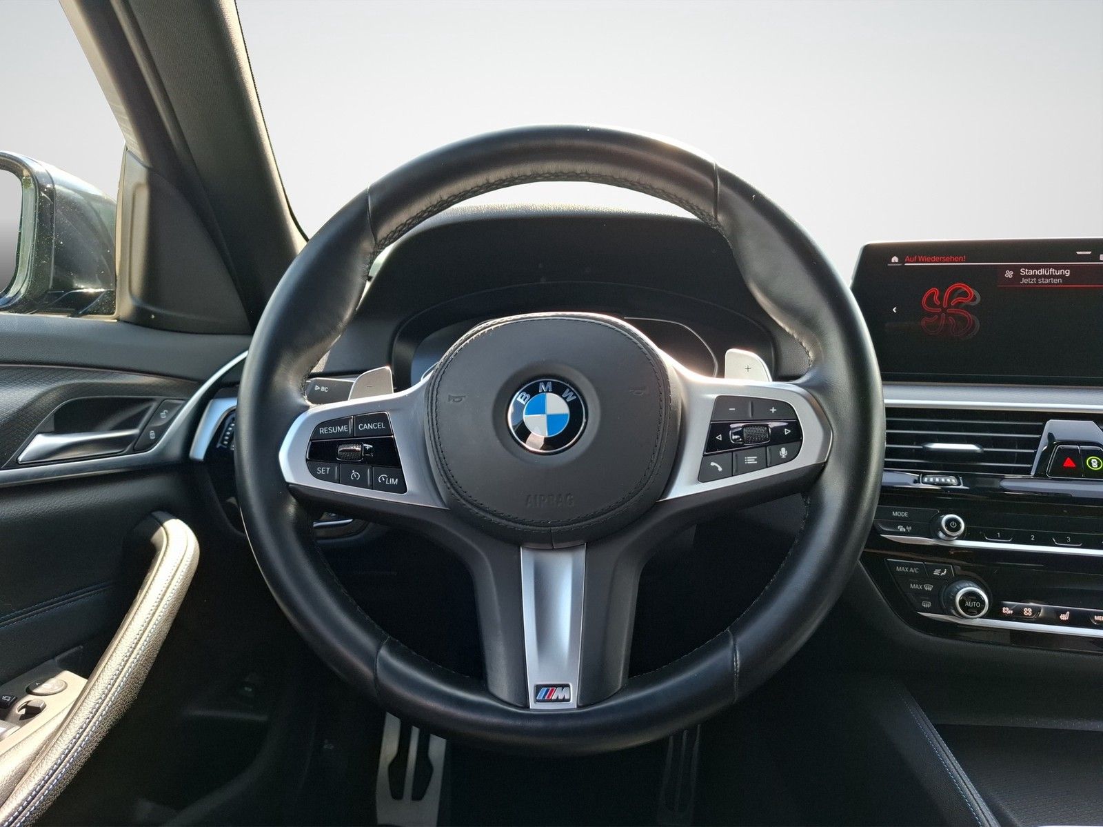 BMW 520 d xDrive M Sport AUTOMATIK / HEAD-UP / AHK / - Image 11