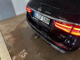 Mercedes-Benz E 220 d T Autom. - AHK  - Mercedes-Benz E 220 mit Diesel-Antrieb: Schwarz, Kombi