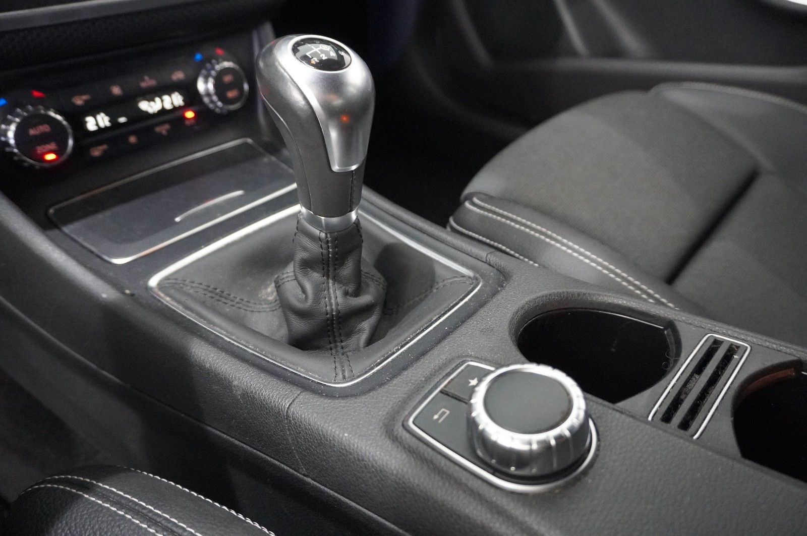 Fahrzeugabbildung Mercedes-Benz A 200 CDI AMG LINE NAVI/LED/KAMERA/SPORT/SHZ/PDC