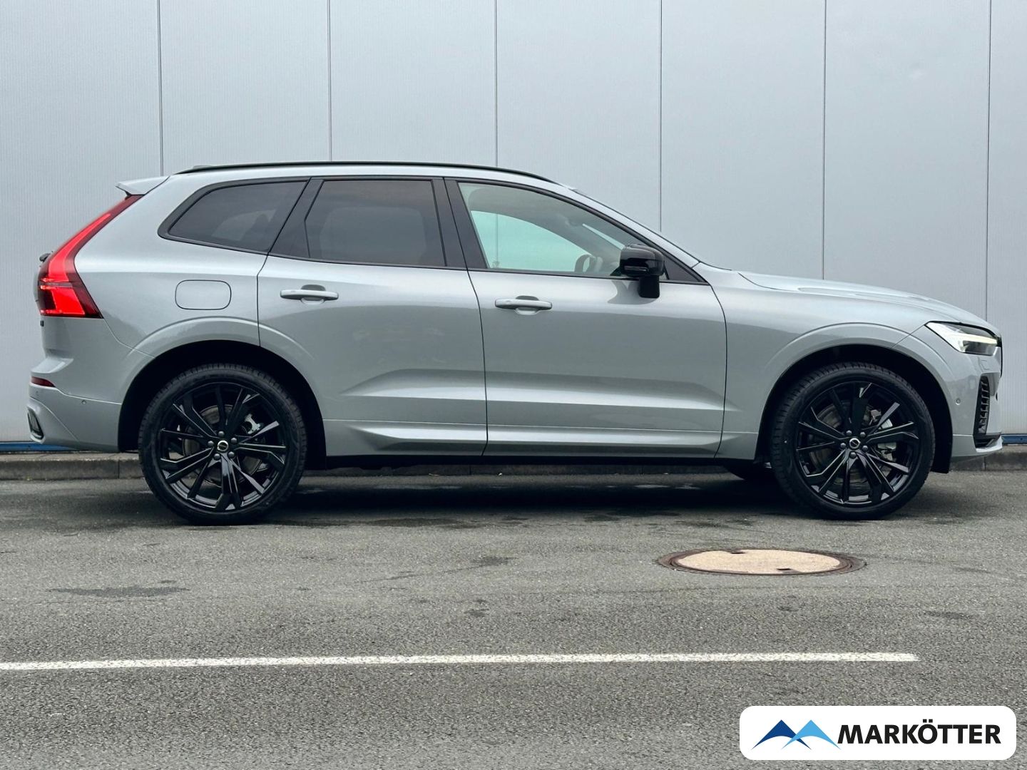 Volvo XC60 Plus Black Edition Recharge Plug-In Hybrid imagem 2