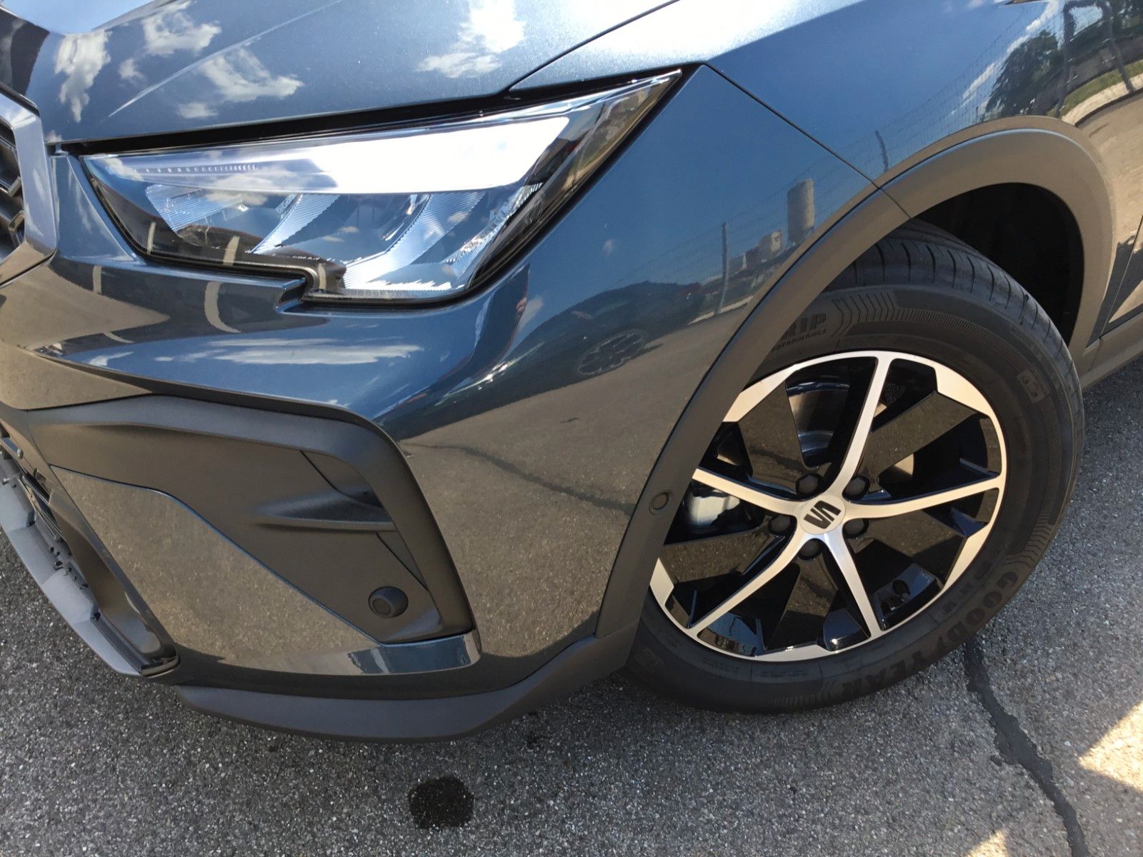 Fahrzeugabbildung SEAT Arona 1.0 TSI Style DSG+AHK+ACC+Navi+Kamera