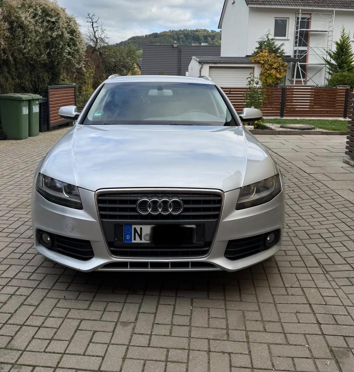 Audi A4 2011 — вигляд ззаду