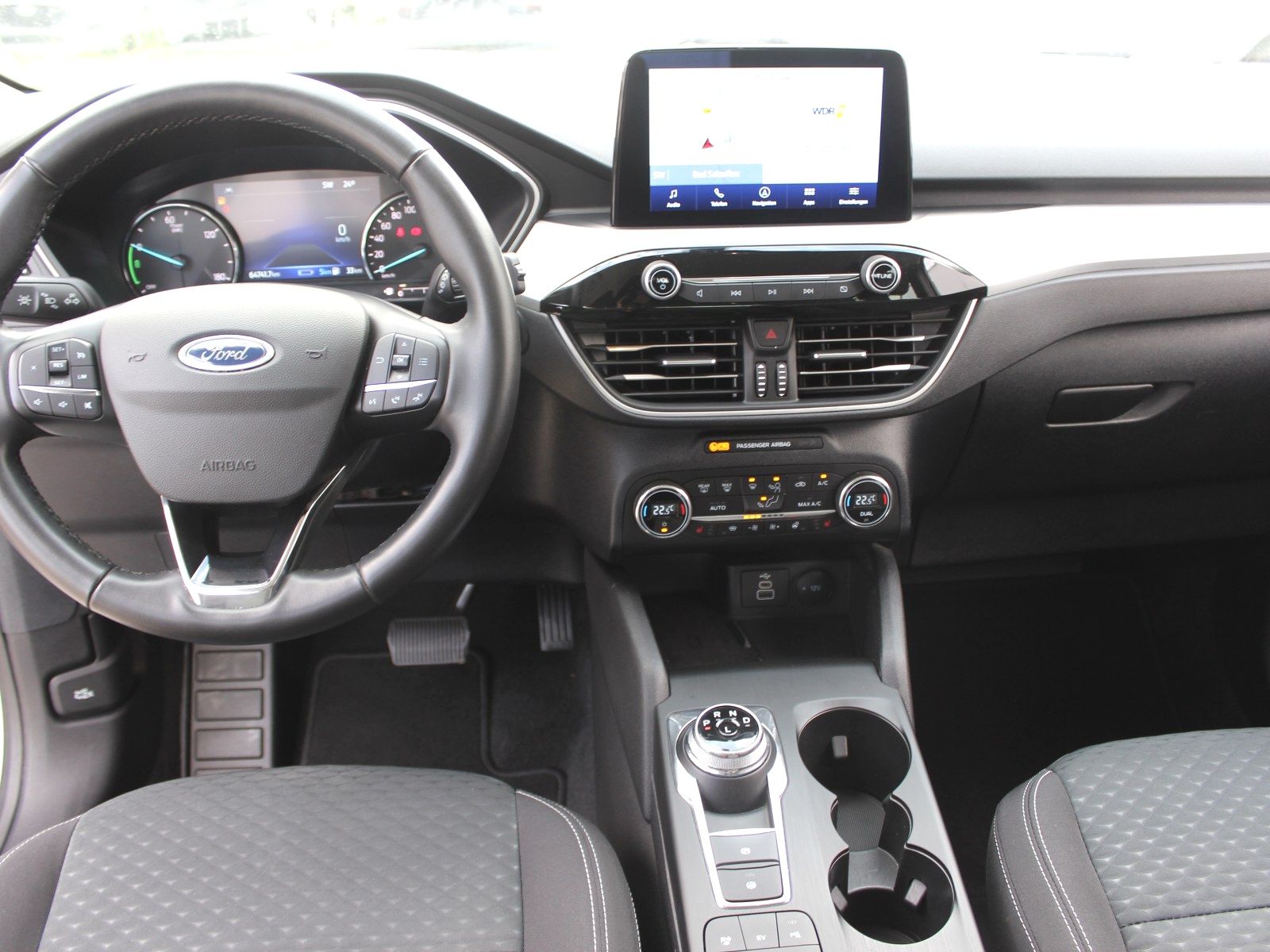 Fahrzeugabbildung Ford Kuga Plug-In Hybrid Cool & Connect 2,5 Duratec