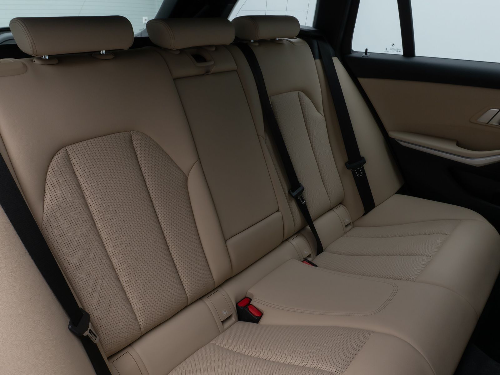 Fahrzeugabbildung BMW 320d M Sport Kamera DAB HUD Fernlichtassis Alarm