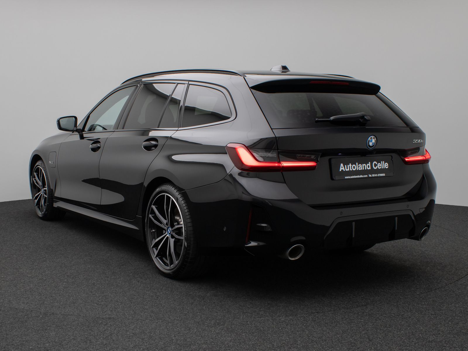 Fahrzeugabbildung BMW 330e M Sport Kamera DAB HiFi Lenkrhzg Alarm 19"